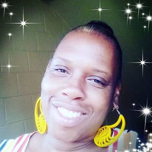 Meet your Posher, Monique april